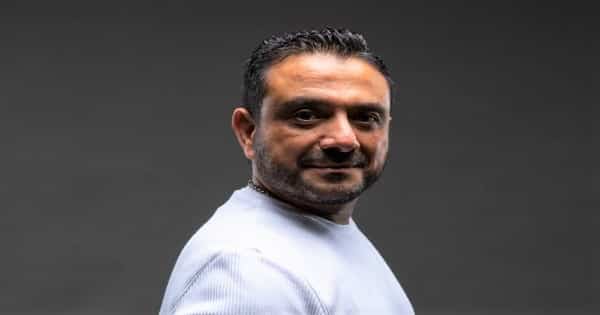 أمجد شمعة الاضاءة من اهم العناصر المؤثرة فى تصميم الديكور وتشكيله